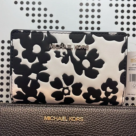 Michael Kors Jet Set Medium Floral Print Bi-Fold Wallet
Black 
NWT - Picture 3 of 16